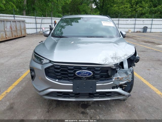 1FMCU9NA4PUB17635 Ford Escape St-line Select