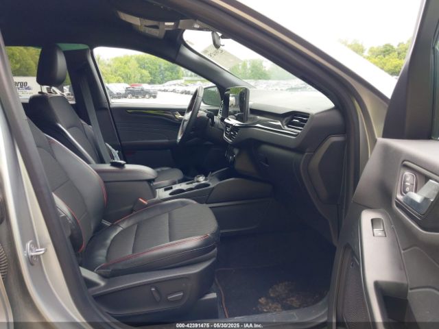 1FMCU9NA4PUB17635 Ford Escape St-line Select