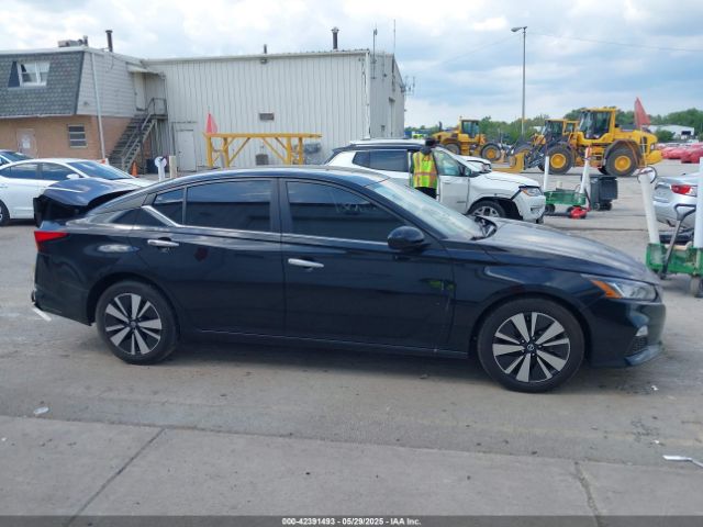 1N4BL4DV5NN326437 Nissan Altima Sv Fwd