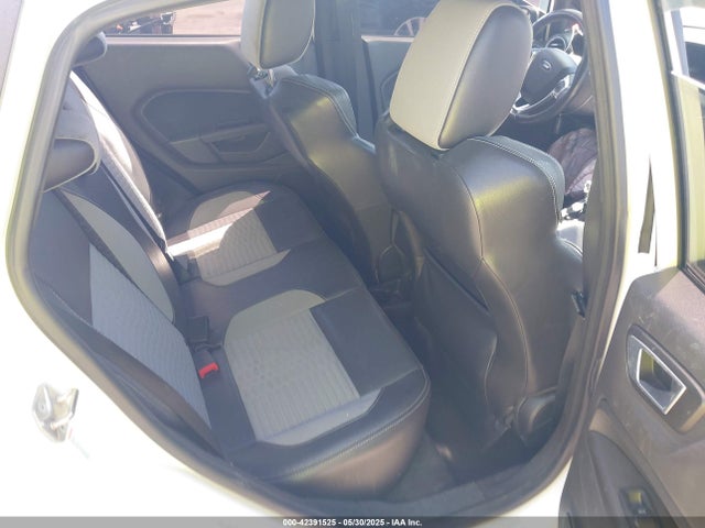 Ford 2015 2015 3FADP4GX0FM135952 Image 8