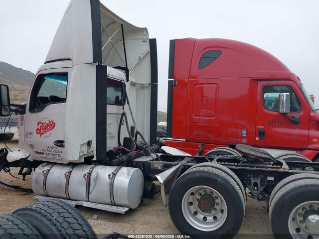 Kenworth T680 2020 1XKYD49X9LJ385320 Image 18