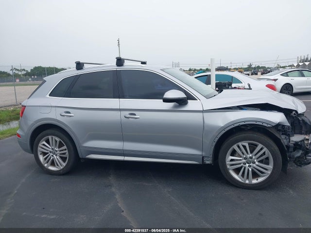 WA1BNAFY5K2084220 Audi Q5 45 Premium