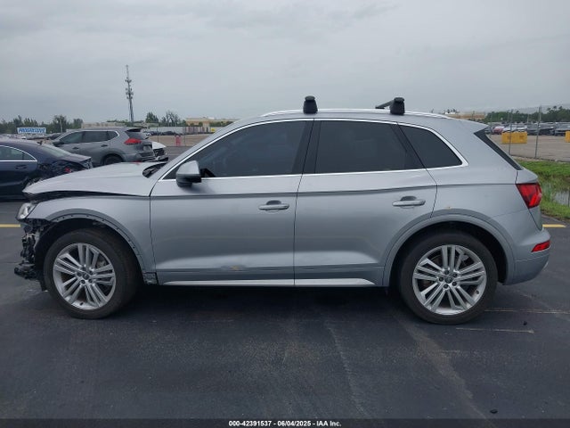 WA1BNAFY5K2084220 Audi Q5 45 Premium