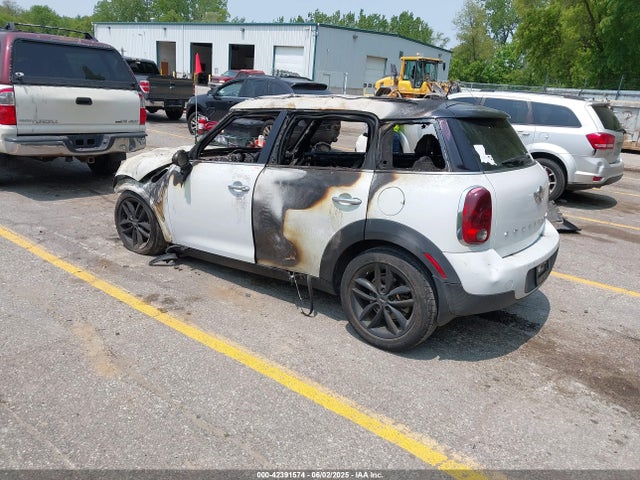 2014 MINI COUNTRYMAN WMWZB3C5XEWR42262 Photo 2