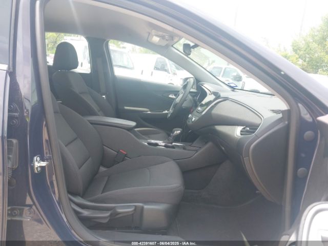 1G1ZD5STXSF147029 Chevrolet Malibu Fwd 1lt