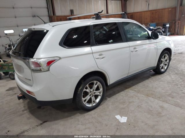 2014 MITSUBISHI OUTLANDER JA4AZ3A38EZ017646 Photo 3