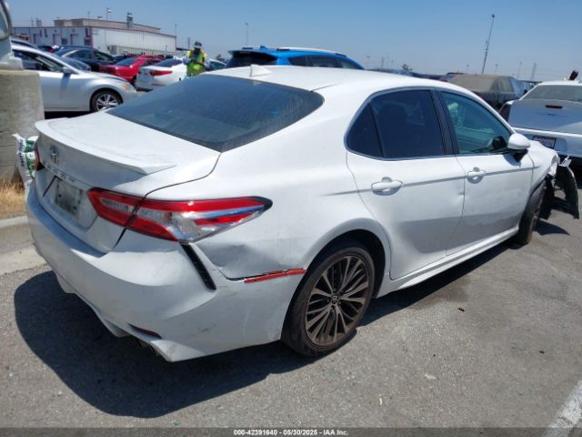 2020 TOYOTA CAMRY 4T1G11AK0LU327363 Photo 3