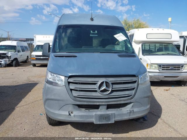 WD4PF1CD5KT012623 Mercedes-Benz om 642 with brake assist