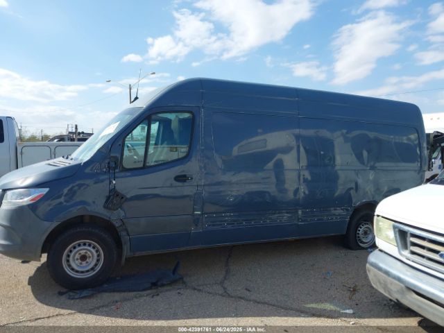 WD4PF1CD5KT012623 Mercedes-Benz om 642 with brake assist