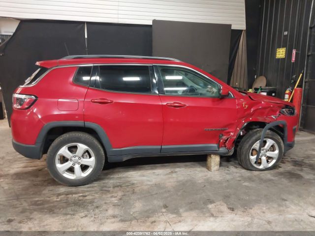 3C4NJDBB7JT114185 Jeep Compass Latitude 4x4