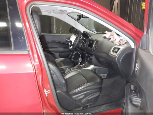 3C4NJDBB7JT114185 Jeep Compass Latitude 4x4