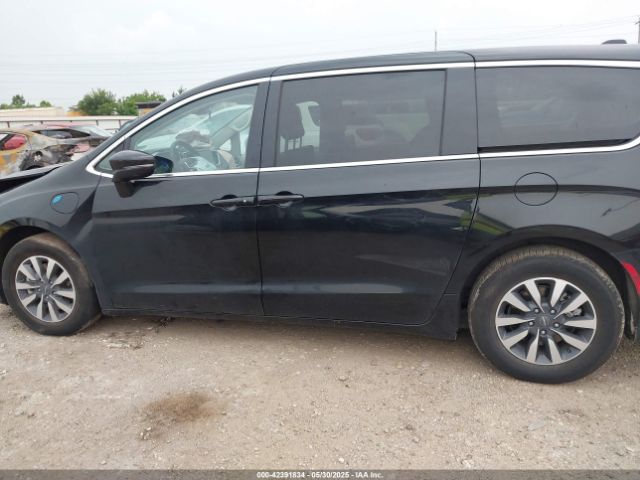2C4RC1L77PR631132 Chrysler Pacifica Hybrid Touring L