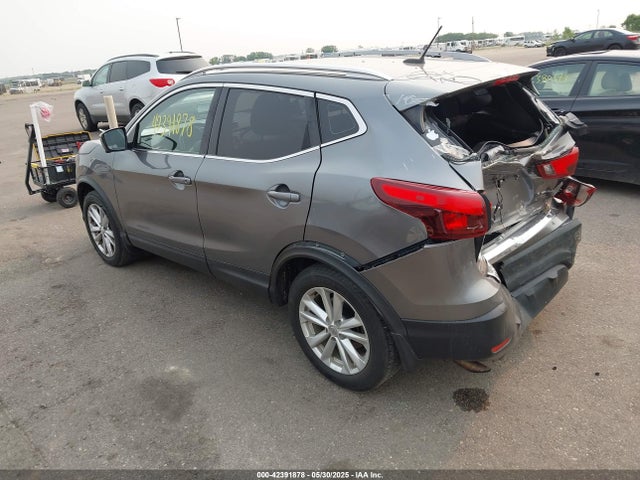 Nissan 2017 2017 JN1BJ1CR4HW134236 Image 3