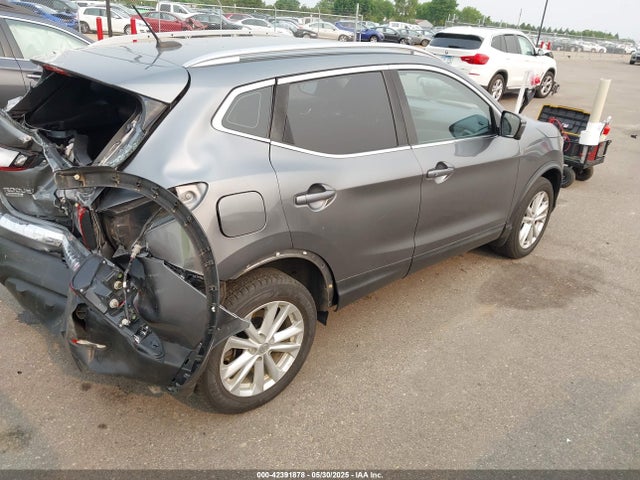 Nissan 2017 2017 JN1BJ1CR4HW134236 Image 4