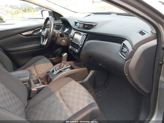 Nissan 2017 2017 JN1BJ1CR4HW134236 Image 5