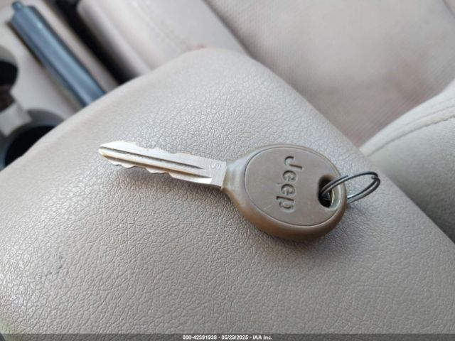 1C4NJPBA3GD575715 Jeep Patriot Sport