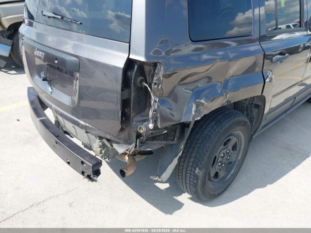 1C4NJPBA3GD575715 Jeep Patriot Sport