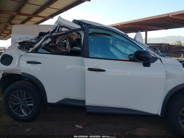 5N1BT3AA6RC681653 Nissan Rogue S Fwd