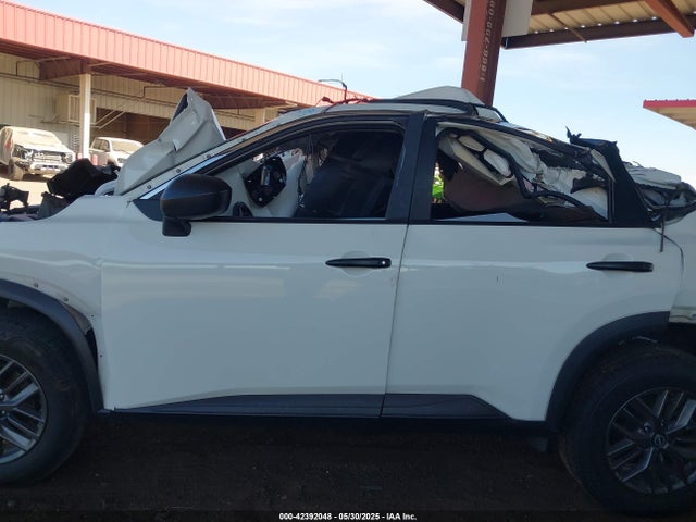 5N1BT3AA6RC681653 Nissan Rogue S Fwd
