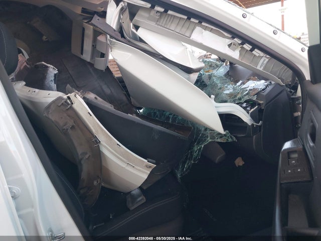 5N1BT3AA6RC681653 Nissan Rogue S Fwd
