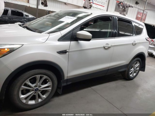 1FMCU0GD5HUB21858 Ford ESCAPE SE