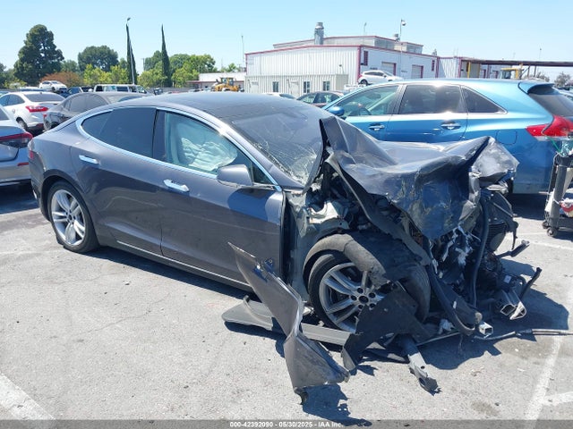 2015 TESLA MODEL S 5YJSA1H21FF094837 Photo 0