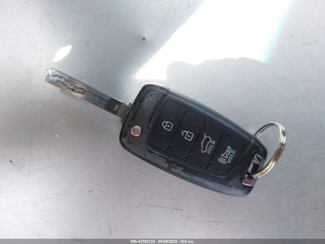 KMHTG6AF7KU019618 Hyundai Veloster 2.0