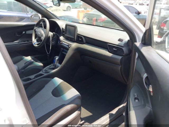 KMHTG6AF7KU019618 Hyundai Veloster 2.0
