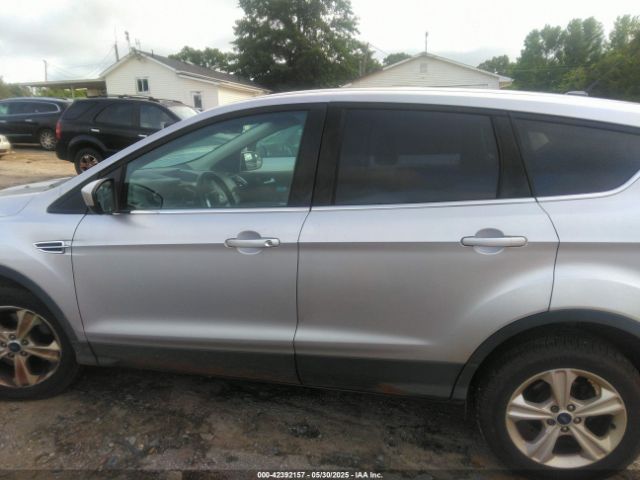 1FMCU9GX3GUC71786 Ford ESCAPE SE