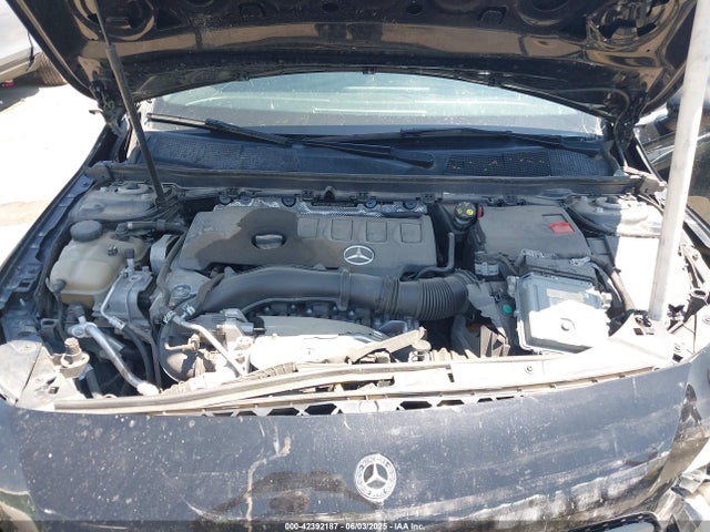 WDD3G4FB8KW001265 Mercedes-Benz m260