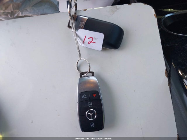 WDD3G4FB8KW001265 Mercedes-Benz m260