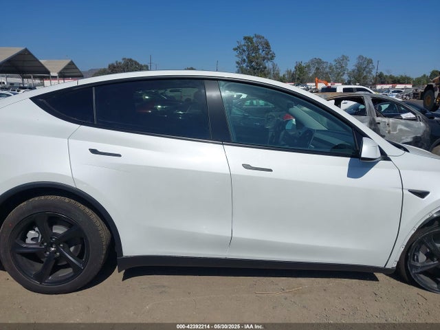 7SAYGDEE8TF347983 Tesla Model Y
