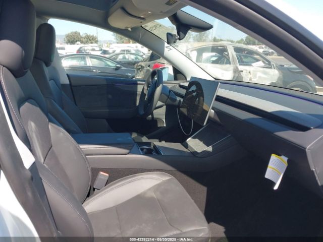 2026 TESLA MODEL Y 7SAYGDEE8TF347983 Photo 4