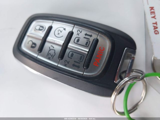 2023 CHRYSLER PACIFICA HYBRID 2C4RC1L78PR631169 Photo 10