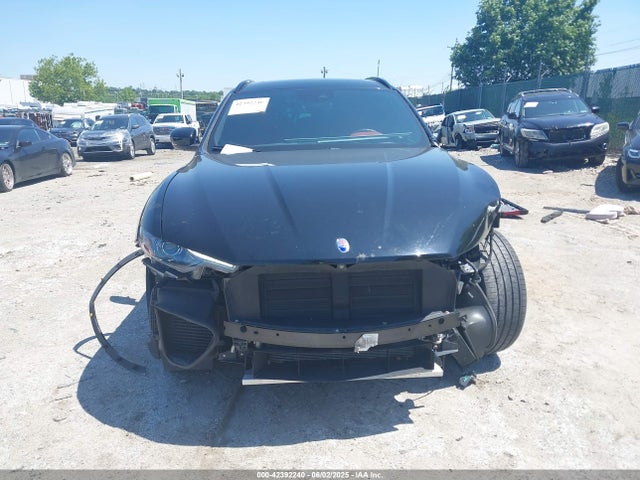 ZN661XUS8KX325449 Maserati m156d
