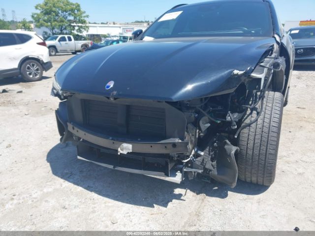 2019 MASERATI LEVANTE ZN661XUS8KX325449 Photo 5
