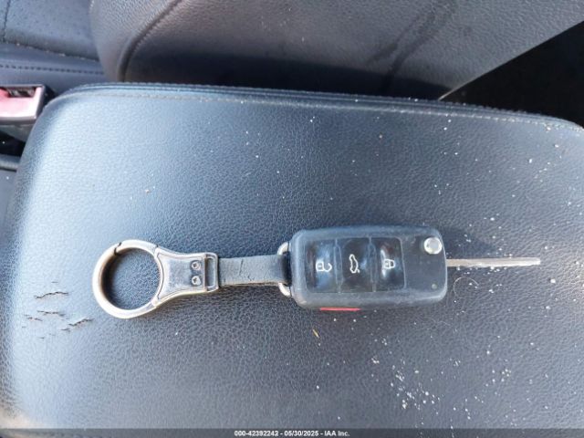 1VWAP7A3XEC027937 Volkswagen Passat 2.5l S