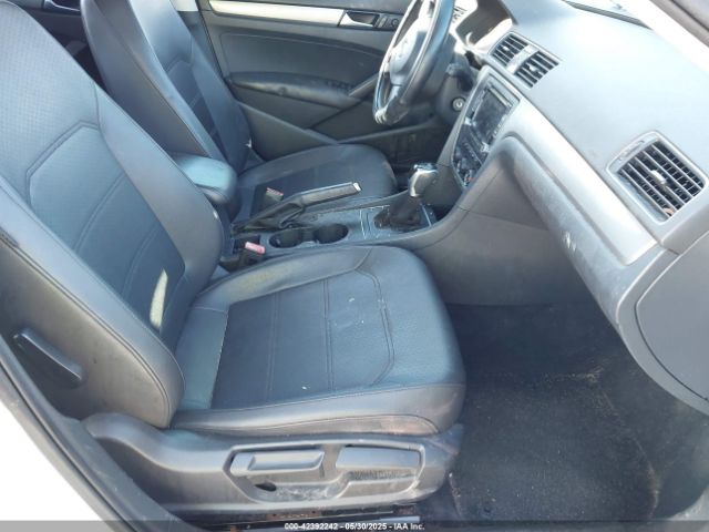1VWAP7A3XEC027937 Volkswagen Passat 2.5l S