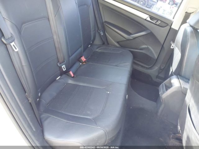 1VWAP7A3XEC027937 Volkswagen Passat 2.5l S
