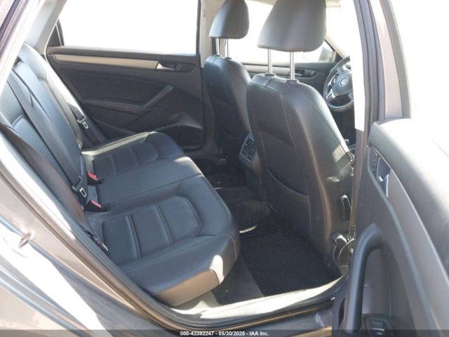 1VWBN7A38EC024819 Volkswagen Passat 2.0l Tdi Se