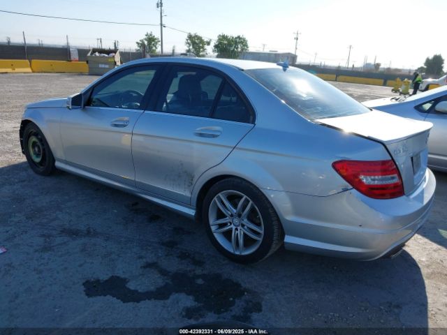 WDDGF8AB5ER317681 Mercedes-Benz C-Class