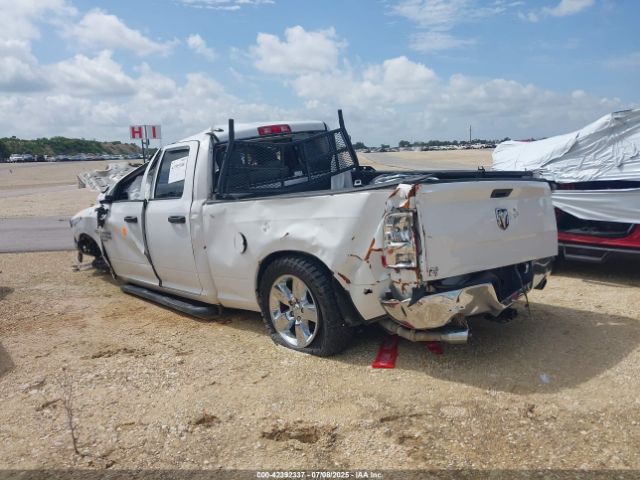 2019 RAM 1500 CLASSIC 1C6RR6FTXKS745452 Photo 2