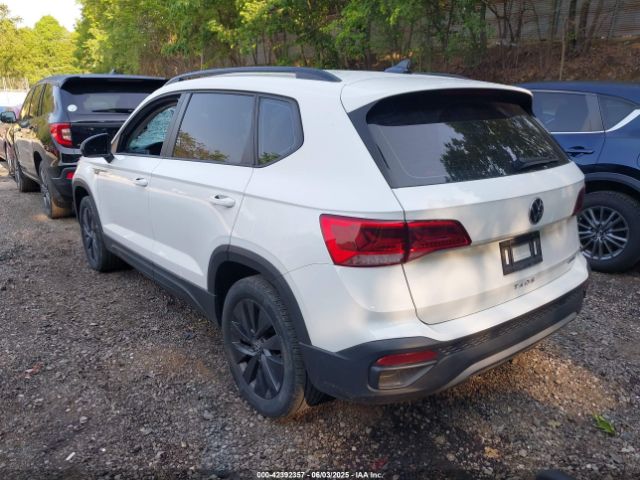 2022 VOLKSWAGEN TAOS 3VVMX7B21NM055390 Photo 2