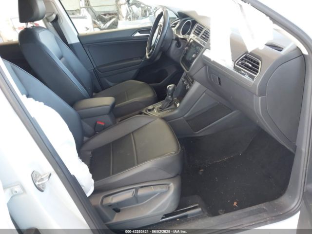 2018 VOLKSWAGEN TIGUAN 3VV2B7AX0JM197274 Photo 4