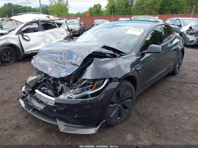 5YJ3E1EB3RF729817 Tesla 2024
