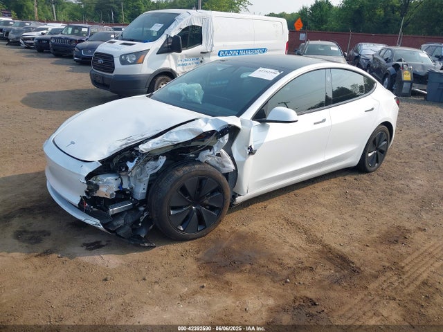 Tesla MODEL 3 2025 5YJ3E1EB5SF894032 Image 2
