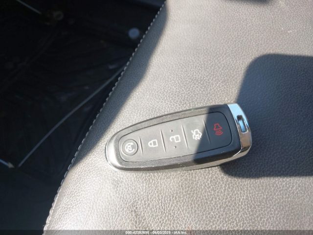 1FMCU9J94EUA01800 Ford Escape Titanium