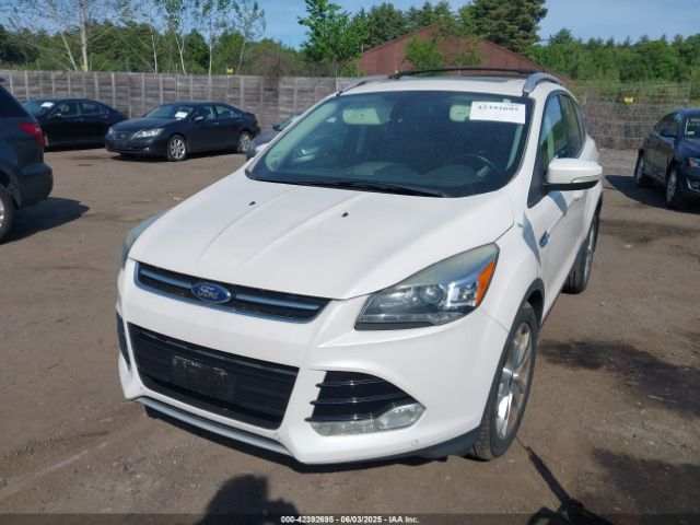 1FMCU9J94EUA01800 Ford Escape Titanium