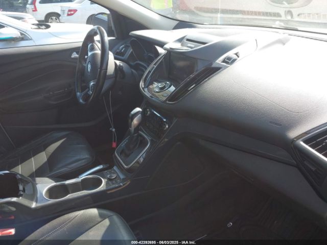 1FMCU9J94EUA01800 Ford Escape Titanium