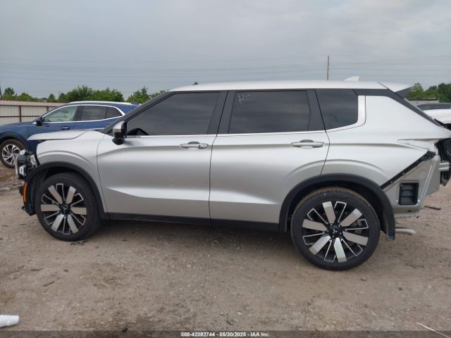 JA4J3VA81SZ015726 Mitsubishi Outlander Se 2.5 2wd